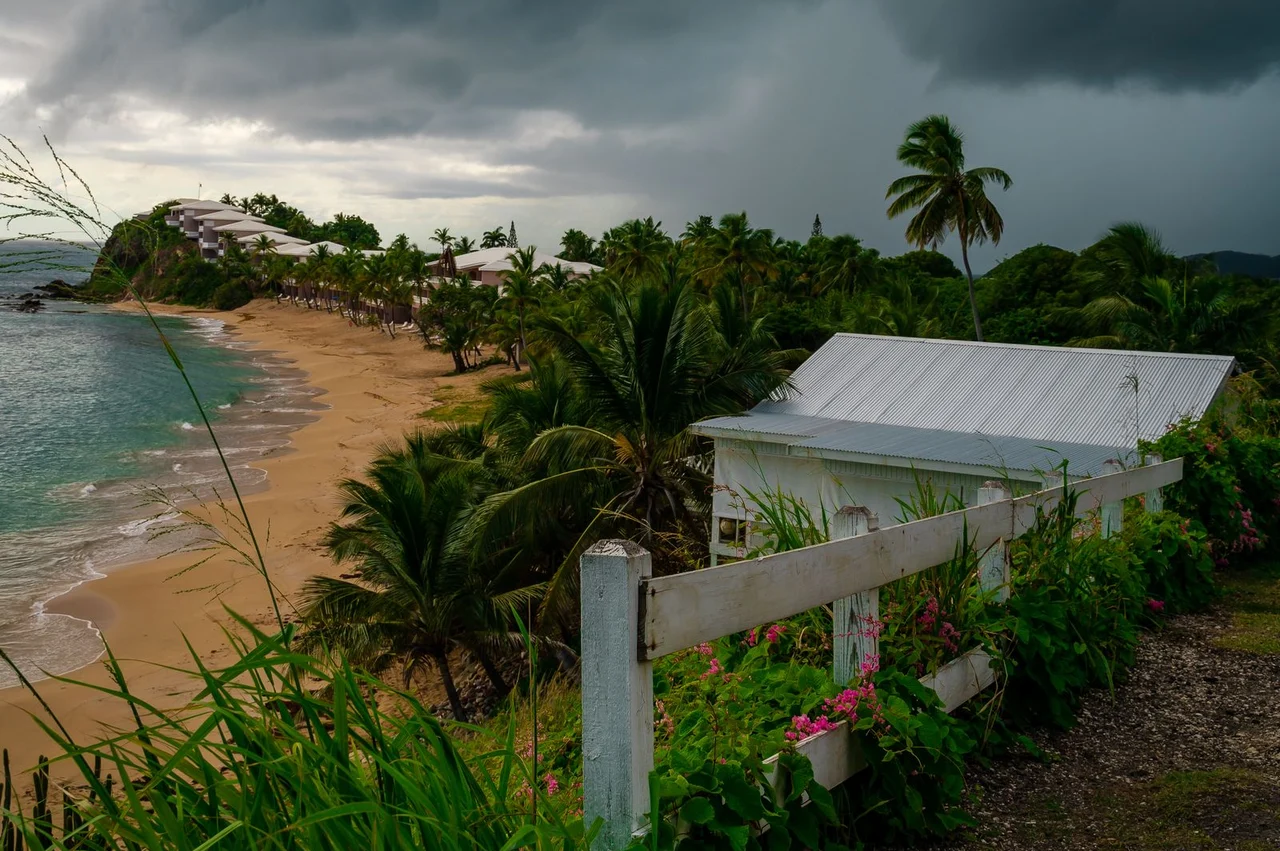 Antigua citizenship for Russians in 2026: is it available and what actually works