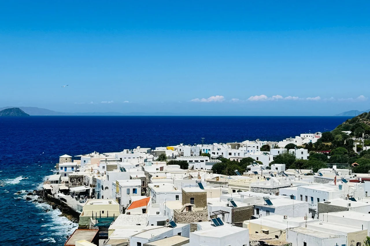 Dual citizenship with Greece in 2026: is it allowed, how to keep your first passport