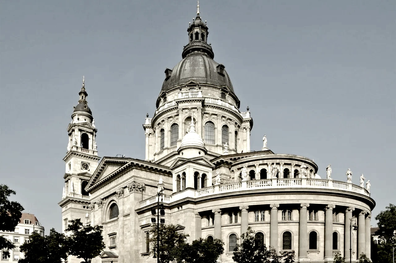 St. Stephen's Basilica - the heart of Budapest