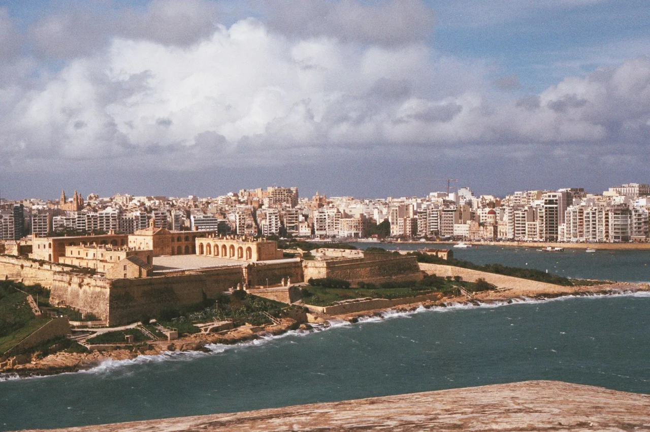 Dual citizenship with Malta: is it possible to keep a Russian passport?