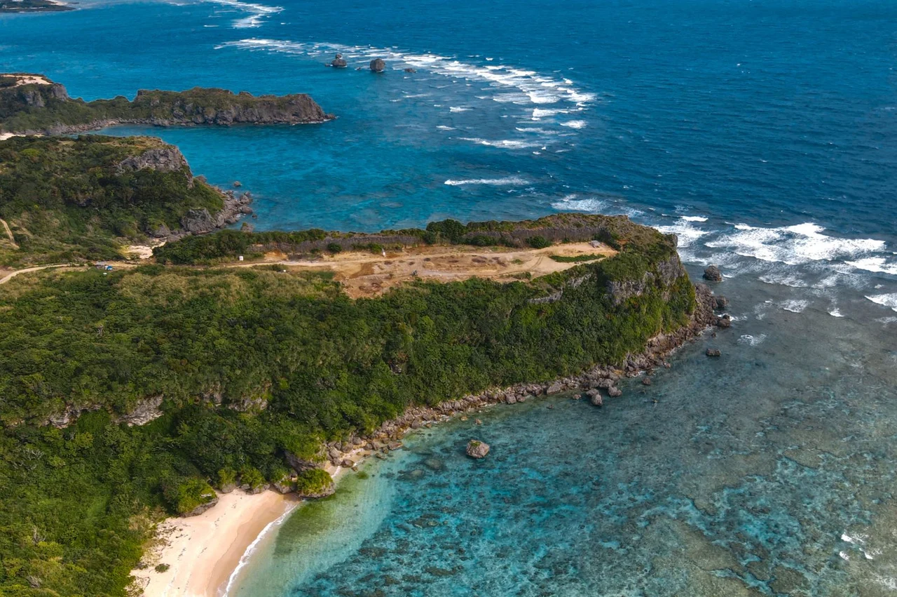 Nauru: what kind of country is it, where is it located and how does it live?