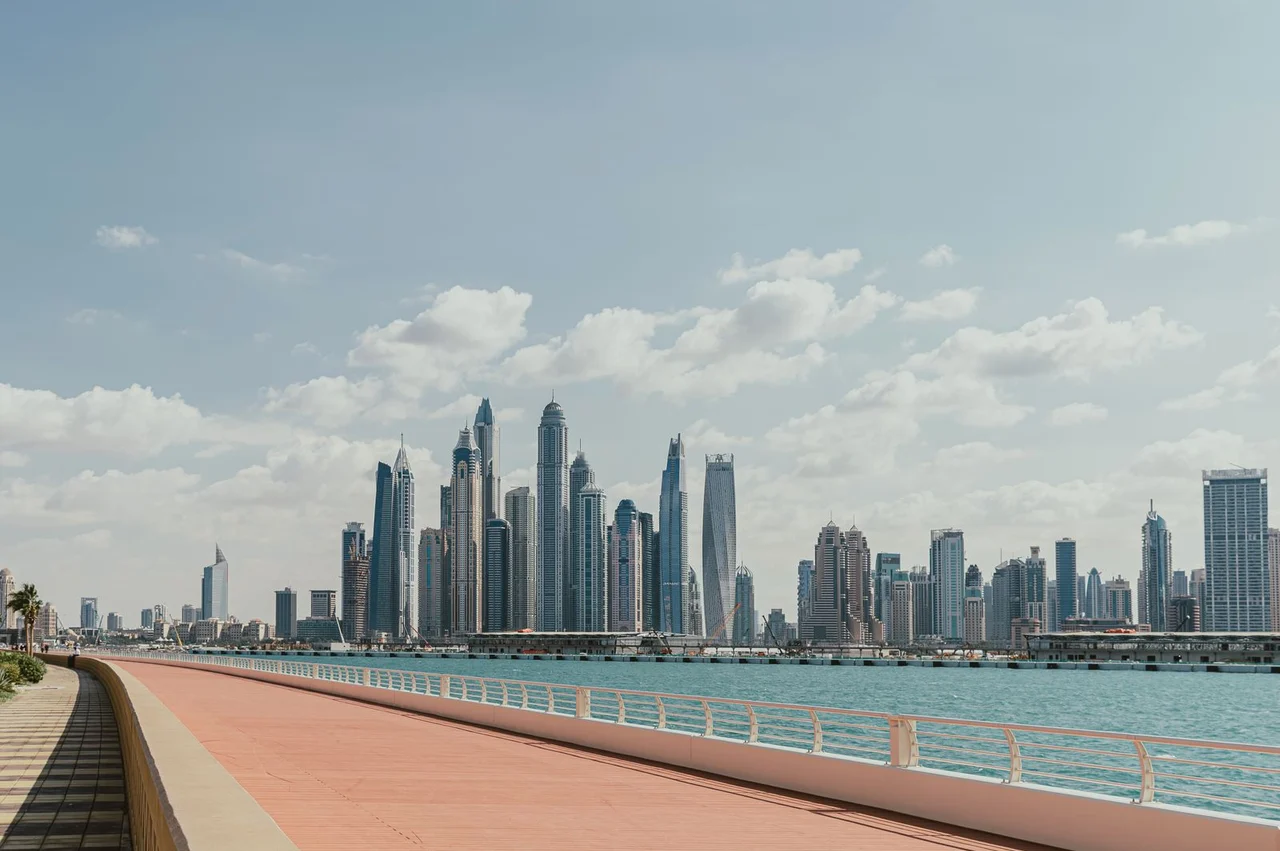Dual citizenship with the UAE in 2026: is it allowed, for whom and how in reality
