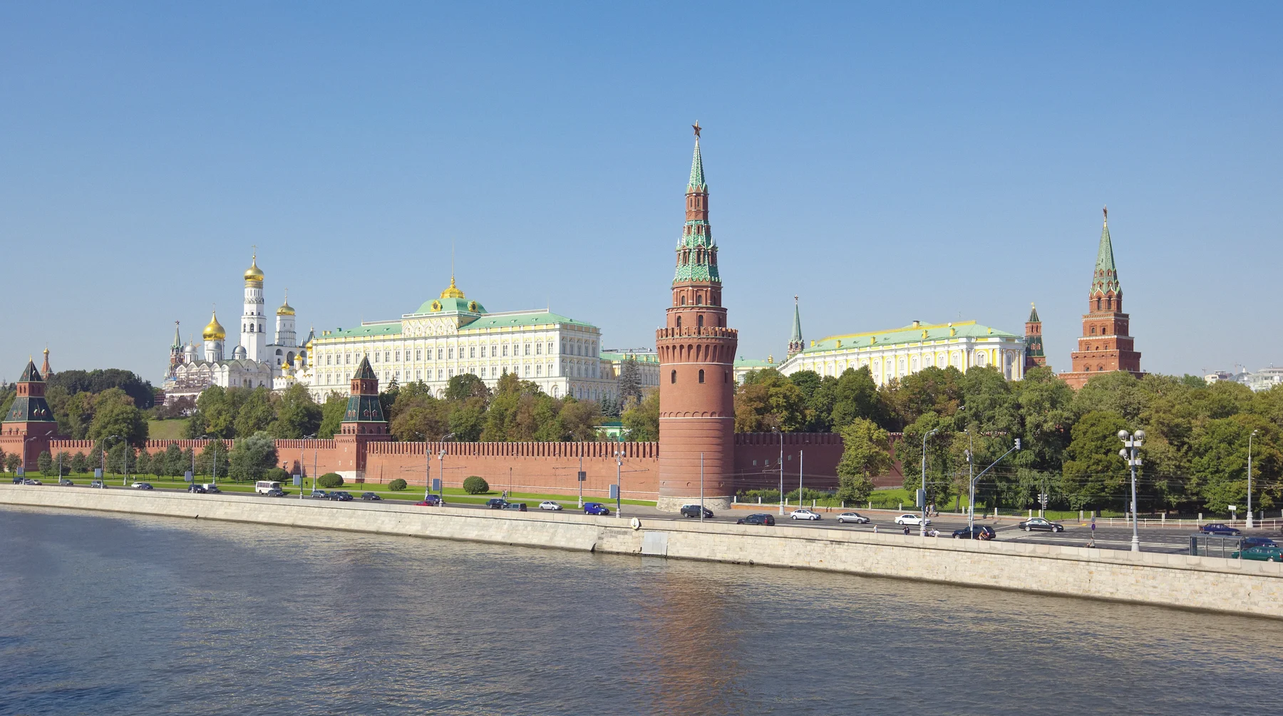 The Moscow Kremlin and the Moskva river embankment