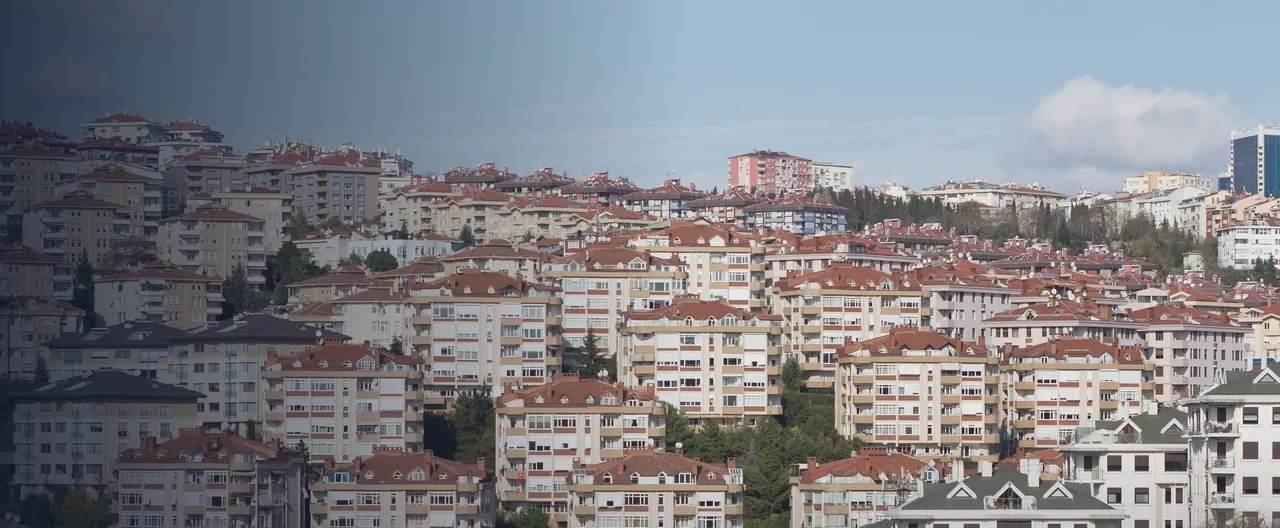 Karim Naser with a valuation report against Istanbul