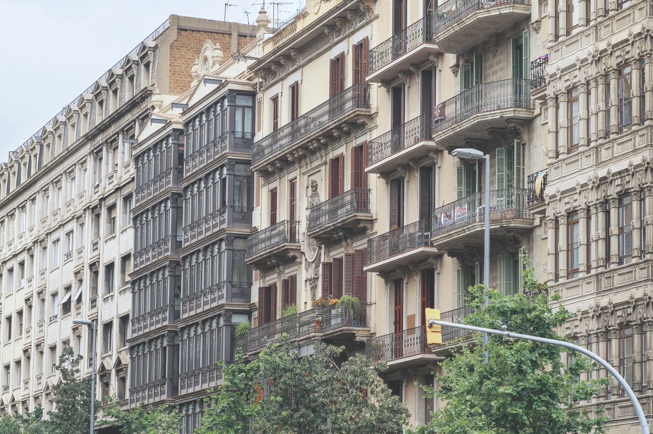 Spain rent cap 2026: freeze above Serpavi, 2% limit and lease extensions