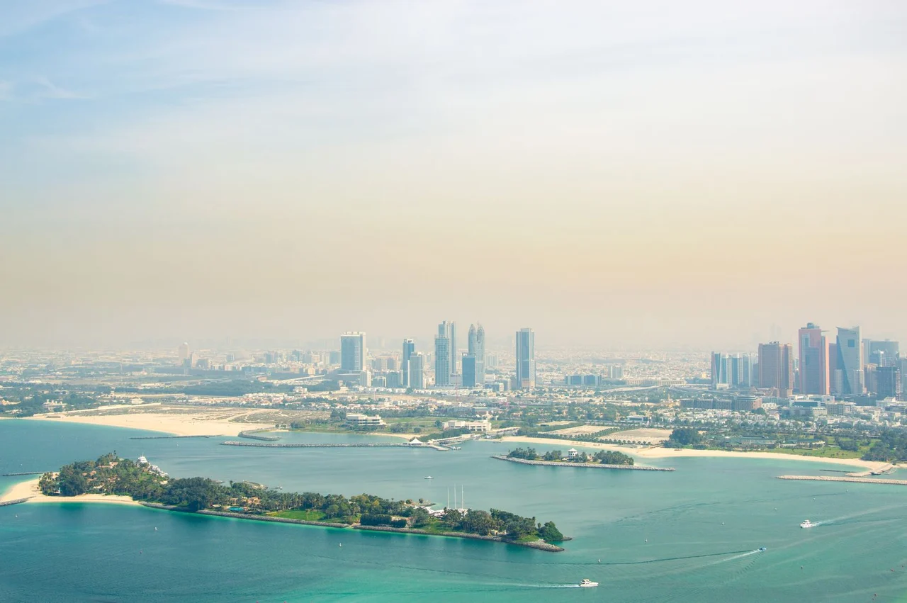 Russian community in Dubai 2026: how many Russians, where they live, schools and business