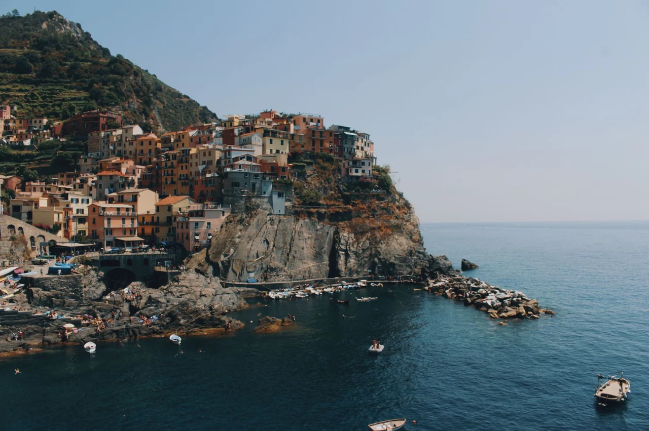 Italy residence permit documents 2026: a list for the D visa, translation, and kit postale