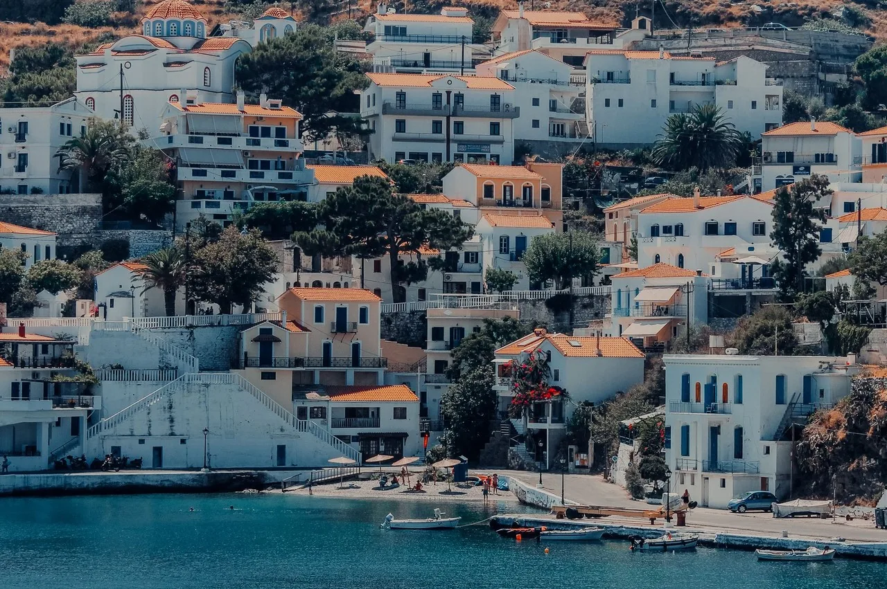 How a Russian Family Obtained Greek Residence Permit through Nauru Citizenship