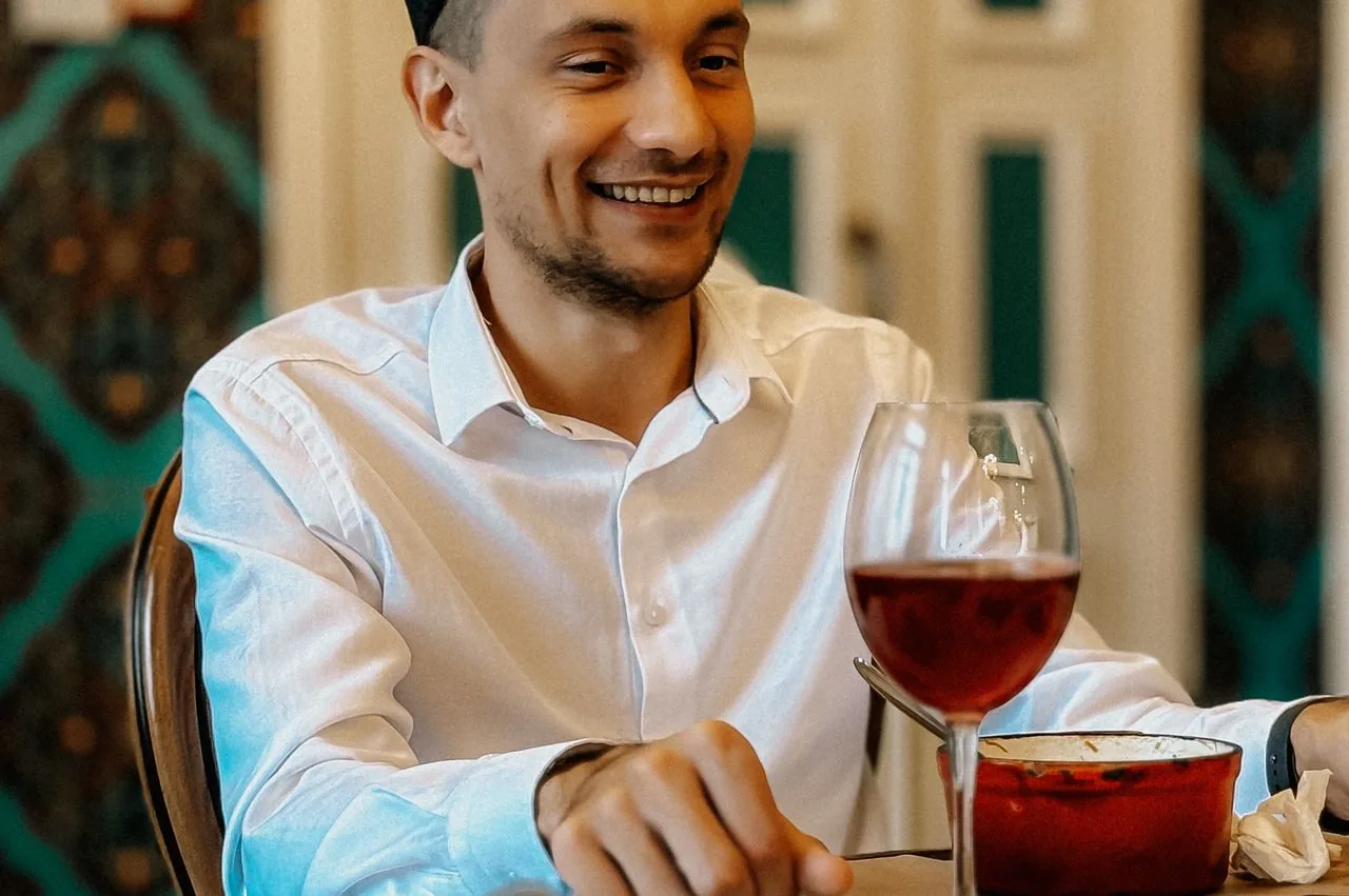 How a Restaurant Share in S.r.l. in Milan Became the Basis for Italian Residence Permit