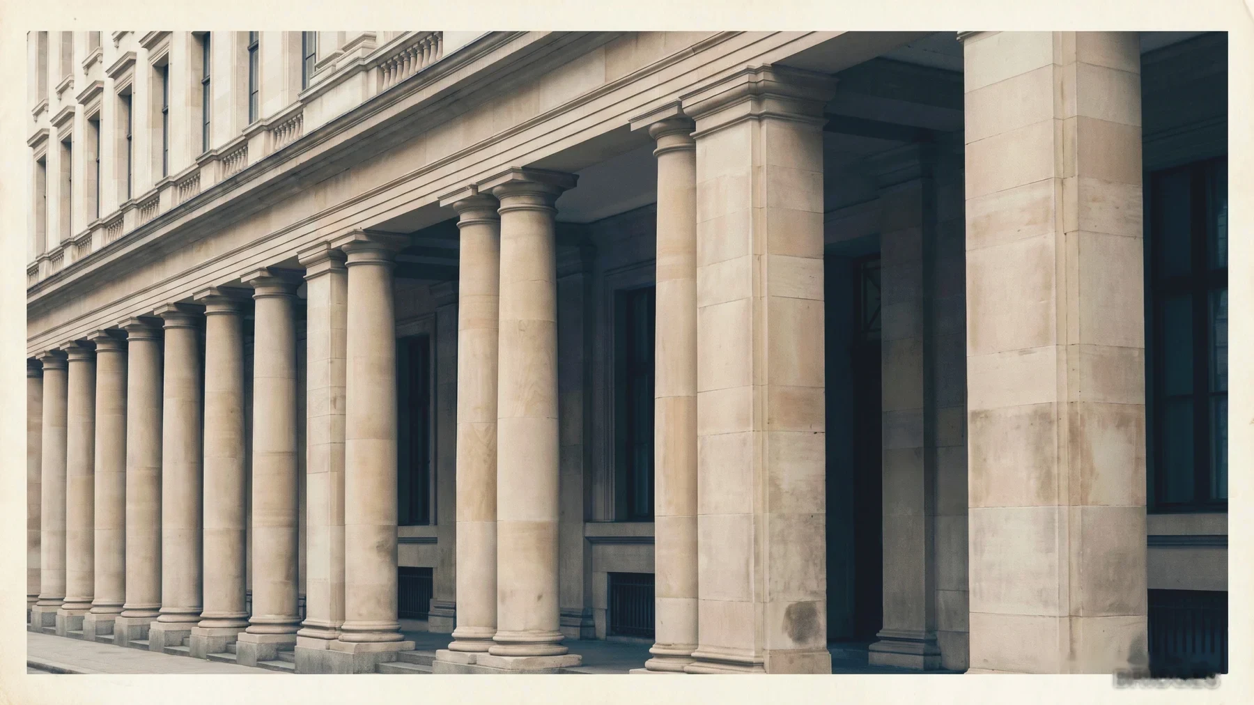Institutional architecture of a European financial district
